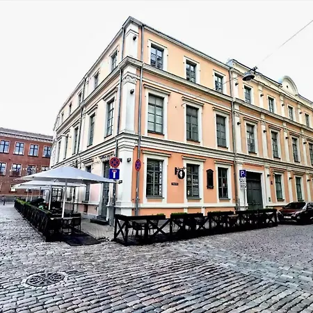 Spacious 2 Bedroom Apartment, Old Town Appartement